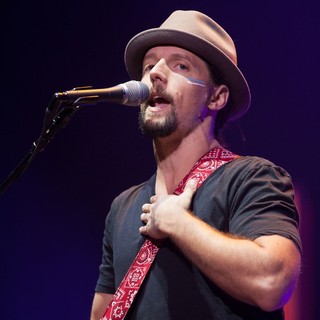 Jason Mraz in Jason Mraz Performs During His Tour Is A Four Letter Word Concert