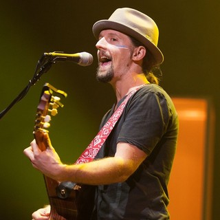 Jason Mraz Performs During His Tour Is A Four Letter Word Concert - jason-mraz-tour-is-a-four-letter-word-concert-06