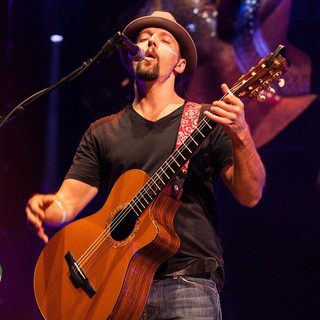 Jason Mraz Performs During His Tour Is A Four Letter Word Concert - jason-mraz-tour-is-a-four-letter-word-concert-07