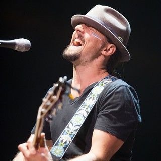 Jason Mraz Performs During His Tour Is A Four Letter Word Concert - jason-mraz-tour-is-a-four-letter-word-concert-09