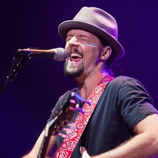 Jason Mraz Performs During His Tour Is A Four Letter Word Concert - jason-mraz-tour-is-a-four-letter-word-concert-10
