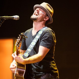 Jason Mraz Performs During His Tour Is A Four Letter Word Concert - jason-mraz-tour-is-a-four-letter-word-concert-11