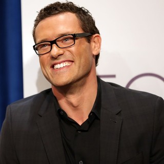 Jason O'Mara in The 2013 People's Choice Awards Nominee Announcements - jason-o-mara-2013-people-s-choice-awards-nominee-06