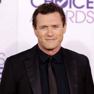 Jason O'Mara in People's Choice Awards 2013 - Red Carpet Arrivals - jason-o-mara-people-s-choice-awards-2013-02