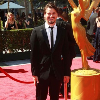 Jason Ritter in 2012 Creative Arts Emmy Awards - Arrivals - jason-ritter-2012-creative-arts-emmy-awards-01