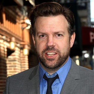 Jason Sudeikis in Celebrities Arrive at The Ed Sullivan Theater for The Late Show with David Letterman
