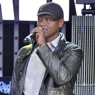 Javier Colon Launches Universal Citywalk's New High Tech Next Generation 5 Towers