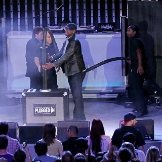 Javier Colon Launches Universal Citywalk's New High Tech Next Generation 5 Towers