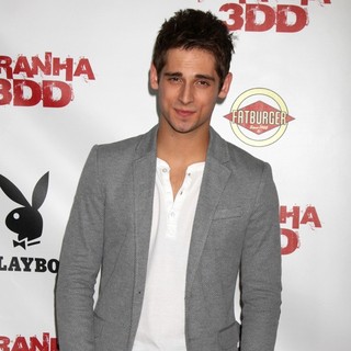 Jean-Luc Bilodeau in The Piranha 3DD Premiere - Arrivals - jean-luc-bilodeau-premiere-piranha-3dd-02