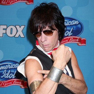 Jeff Beck in Idol Gives Back - Press Room