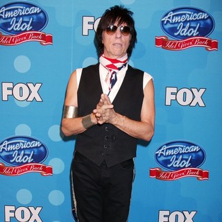 Jeff Beck in Idol Gives Back - Press Room - jeff-beck-idol-gives-back-press-room-03