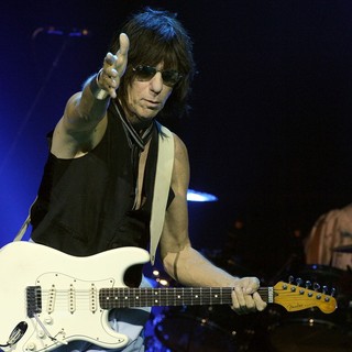 Jeff Beck Performs Live at Massey Hall - jeff-beck-performs-live-at-massey-hall-04