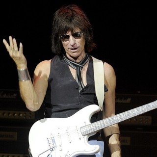 Jeff Beck Performs Live at Massey Hall - jeff-beck-performs-live-at-massey-hall-07