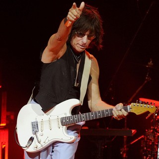 Jeff Beck Performs Live at Massey Hall - jeff-beck-performs-live-at-massey-hall-11