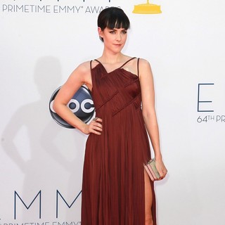 Jena Malone in 64th Annual Primetime Emmy Awards - Arrivals - jena-malone-64th-annual-primetime-emmy-awards-02