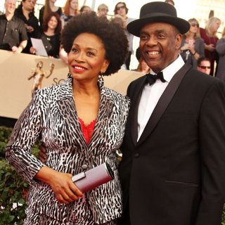 Jenifer Lewis Husband : Jenifer Lewis Sues Her Ex After Learning He's