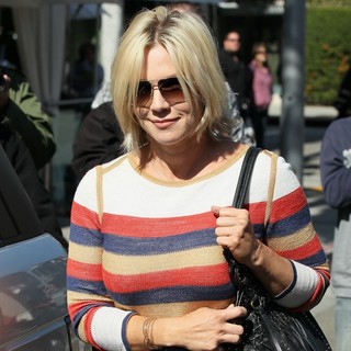 Jennie Garth in Jennie Garth Leaving Villa Blanca After Having Lunch