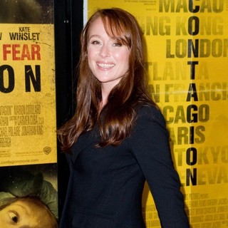 Jennifer Ehle in New York Premiere of Contagion - Arrivals - jennifer-ehle-premiere-contagion-02
