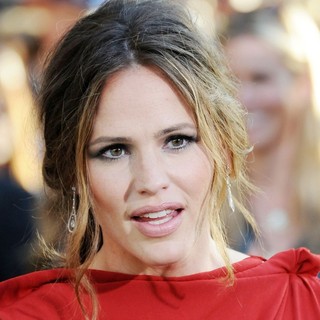 Jennifer Garner in The World Premiere of The Odd Life of Timothy Green - Arrivals - jennifer-garner-premiere-the-odd-life-of-timothy-green-06