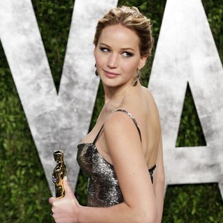 Jennifer Lawrence in 2013 Vanity Fair Oscar Party - Arrivals