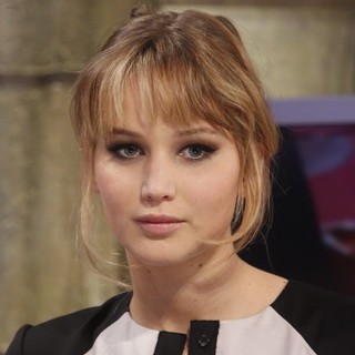 Jennifer Lawrence in Jennifer Lawrence Appears on The El Hormiguero Spanish TV Show