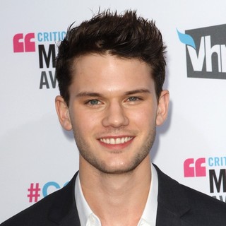 Jeremy Irvine in 17th Annual Critic's Choice Movie Awards - Arrivals