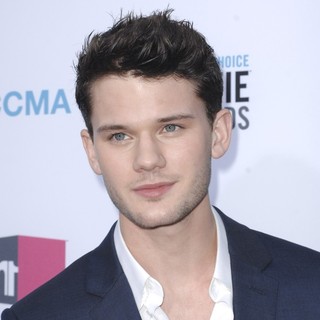 Jeremy Irvine in 17th Annual Critic's Choice Movie Awards - Arrivals