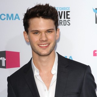 Jeremy Irvine in 17th Annual Critic's Choice Movie Awards - Arrivals
