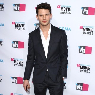 Jeremy Irvine in 17th Annual Critic's Choice Movie Awards - Arrivals