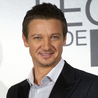 Jeremy Renner in The Bourne Legacy Photocall