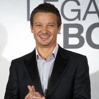 Jeremy Renner in The Bourne Legacy Photocall