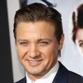 Jeremy Renner in LA Premiere of Paramount Pictures' Hansel and Gretel: Witch Hunters - Arrivals - jeremy-renner-premiere-hansel-and-gretel-witch-hunters-01
