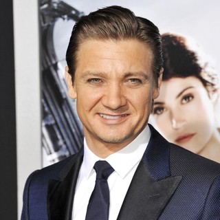 Jeremy Renner in LA Premiere of Paramount Pictures' Hansel and Gretel: Witch Hunters - Arrivals - jeremy-renner-premiere-hansel-and-gretel-witch-hunters-02
