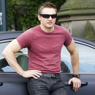 Jeremy Renner in Actors on The Set of The Avengers Shooting on Location in Manhattan