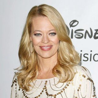 Jeri Ryan in 2011 Disney ABC Television Group Host Summer Press Tour - jeri-ryan-2011-disney-abc-summer-press-tour-02