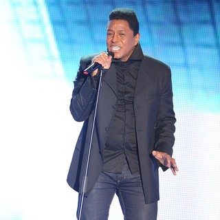 Jermaine Jackson in Champs-Elysees TV Talk Show - Inside Show