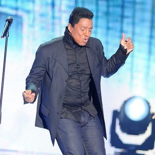 Jermaine Jackson in Champs-Elysees TV Talk Show - Inside Show