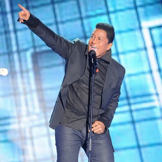 Jermaine Jackson in Champs-Elysees TV Talk Show - Inside Show