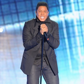 Jermaine Jackson in Champs-Elysees TV Talk Show - Inside Show