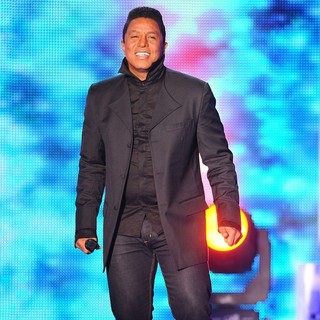 Jermaine Jackson in Champs-Elysees TV Talk Show - Inside Show