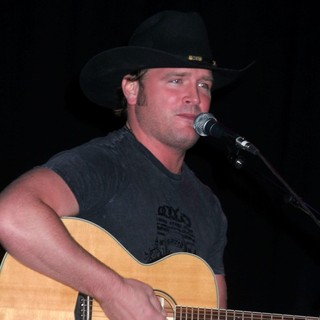 Jerrod Niemann in Jerrod Niemann Performs Live in Concert