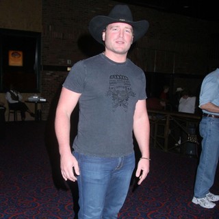 Jerrod Niemann in Jerrod Niemann Performs Live in Concert