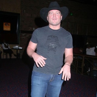 Jerrod Niemann in Jerrod Niemann Performs Live in Concert