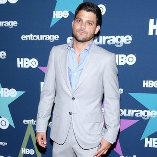 Jerry Ferrara in Final Season Premiere of HBO's Entourage - jerry-ferrara-premiere-entourage-final-season-02