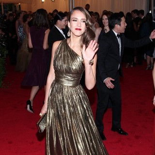 Jessica Alba in Schiaparelli and Prada Impossible Conversations Costume Institute Gala - jessica-alba-costume-institute-gala-2012-03
