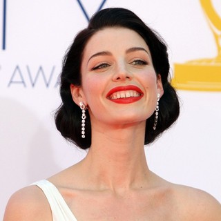 Jessica Pare in 64th Annual Primetime Emmy Awards - Arrivals