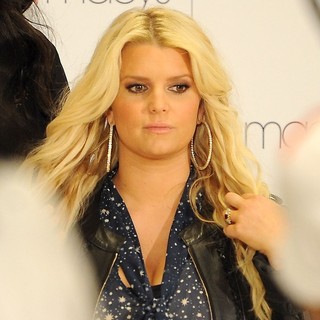 Jessica Simpson in The Simpson Sisters Attend An Autograph Signing