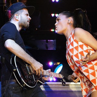 Jessie J in Jessie J Performs at The Newmarket Race Course