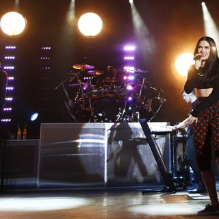 Jessie J in Jessie J Performing Live on Stage