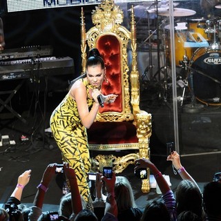 Jessie J in Jessie J Performs at The VIP Room Theatre